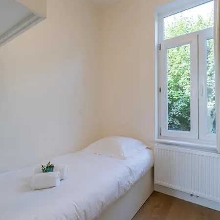 Holiday home Huswell - Beautiful Vacation 'valkehuisje' In Poperinge