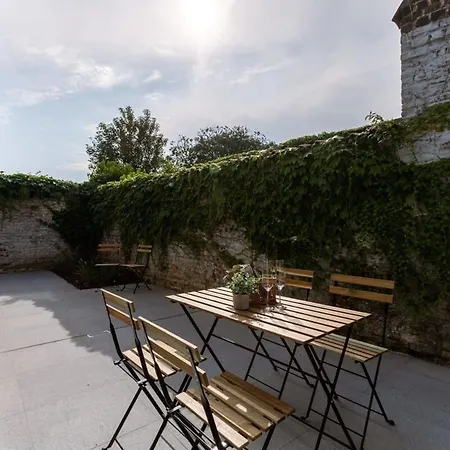 Holiday home Huswell - Beautiful Vacation 'valkehuisje' In